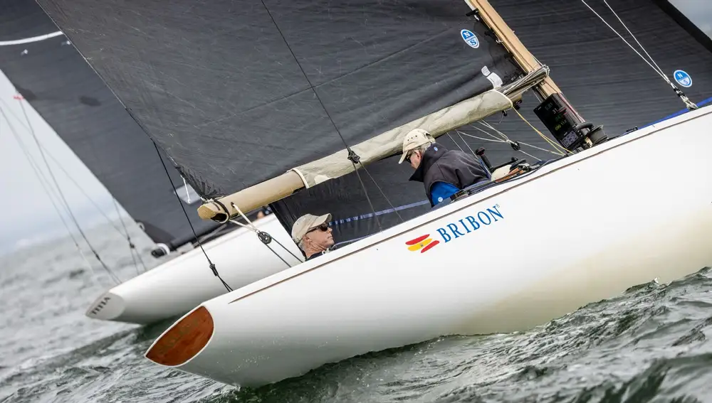 El Bribón, con Don Juan Carlos a bordo