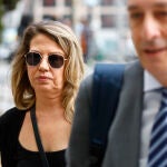 Cristina Alvarez asesora de Begoña Gómez a su llegada a Plaza de Castilla.