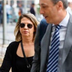Cristina Alvarez asesora de Begoña Gómez a su llegada a Plaza de Castilla.