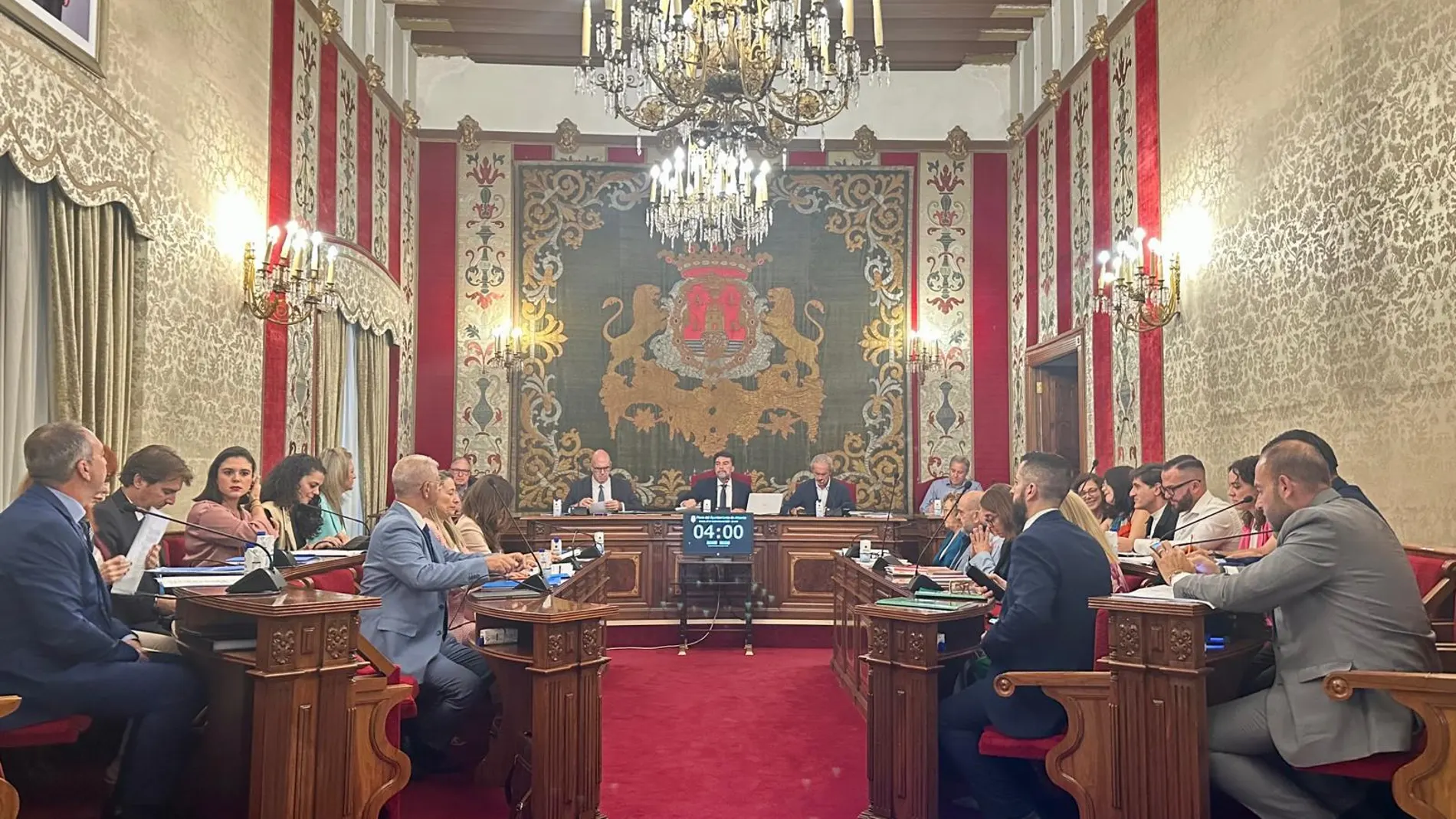Imagen de la sesión del pleno ordinario de hoy en el Ayuntamiento de Alicante