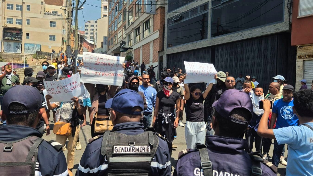 Nueva jornada de protestas en Madagascar por los continuos cortes de agua y luz: "Somos pobres, infelices y estamos enfadados"