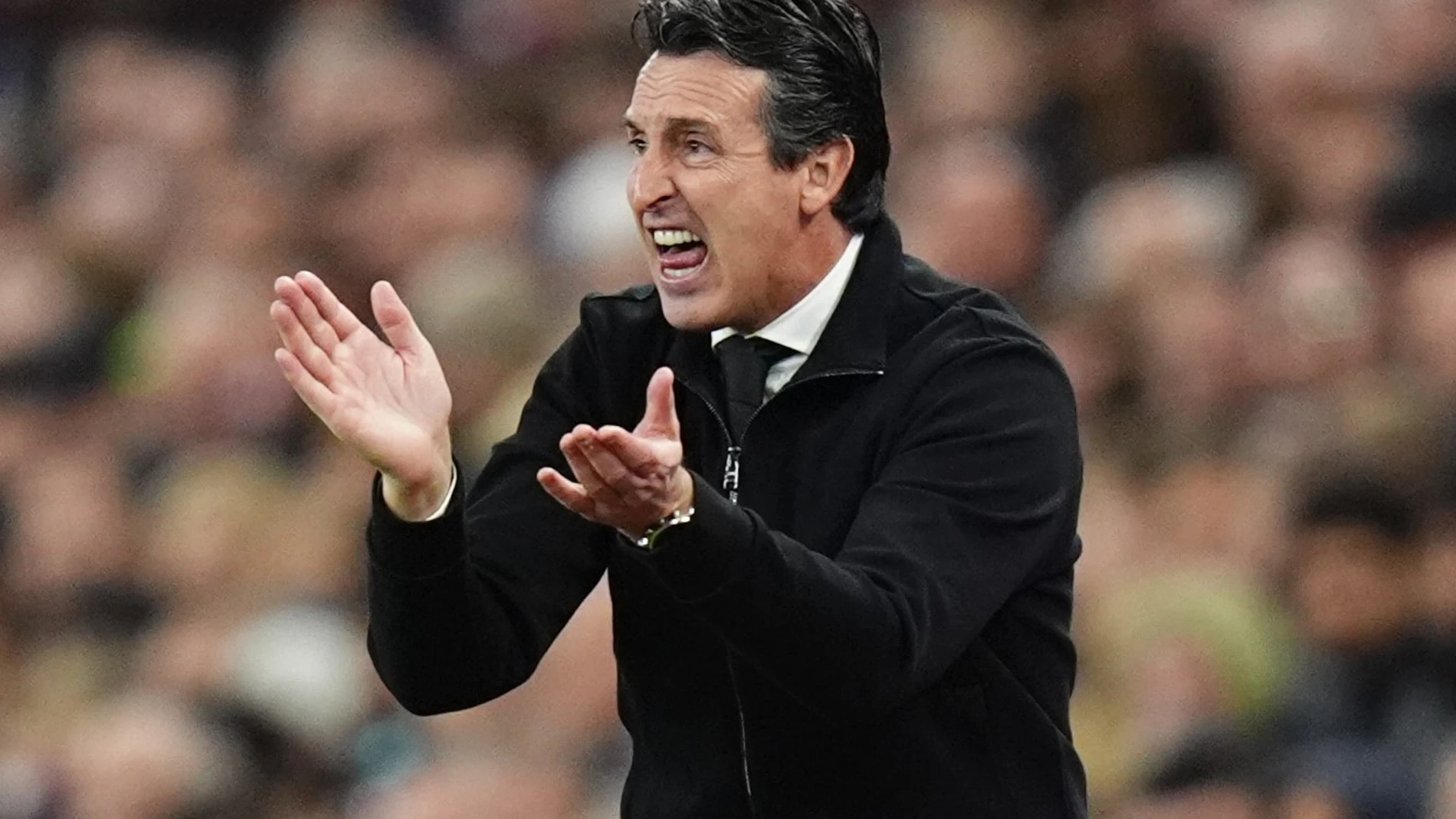 25 September 2025, United Kingdom, Birmingham: Aston Villa manager Unai Emery gestures on the touchline during the UEFA Europa League soccer match between Aston Villa and Bologna at Villa Park. Photo: Jacob King/PA Wire/dpa 25/09/2025 ONLY FOR USE IN SPAIN