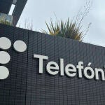 Logo de la compañía en el Distrito Telefónica