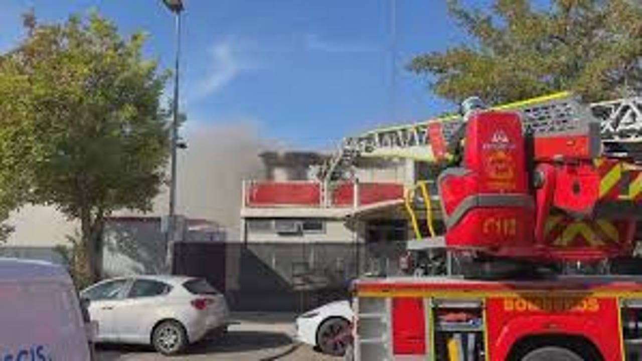 Varios colegios son evacuados en Rivas-Vaciamadrid por un incendio en un centro de Protección Civil