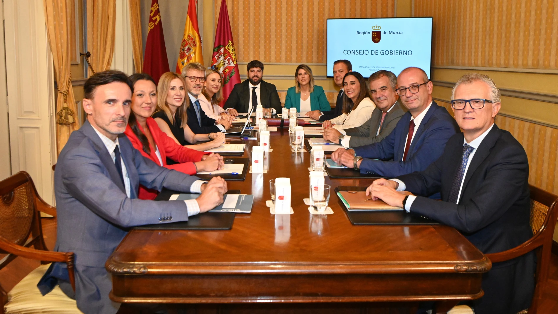 El Consejo de Gobierno con el presidente López Miras y la alcaldesa de Cartagena, Noelia Arroyo