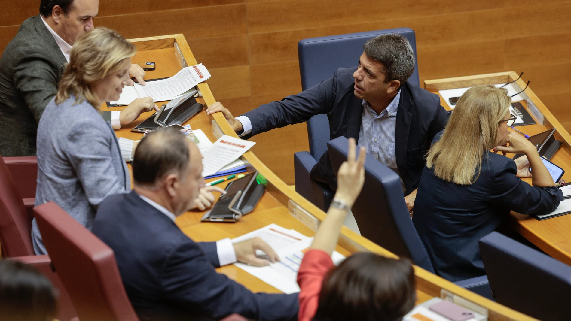 El presidente de la Generalitat Valenciana, Carlos Mazón, durante la segunda jornada del Debate sobre el estado de la Comunitat