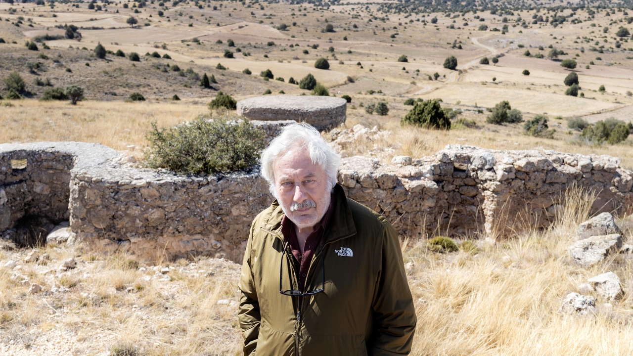Julio Llamazares: «La herida moral de la Guerra Civil sigue abierta»