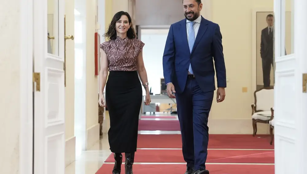 El look de Ayuso.