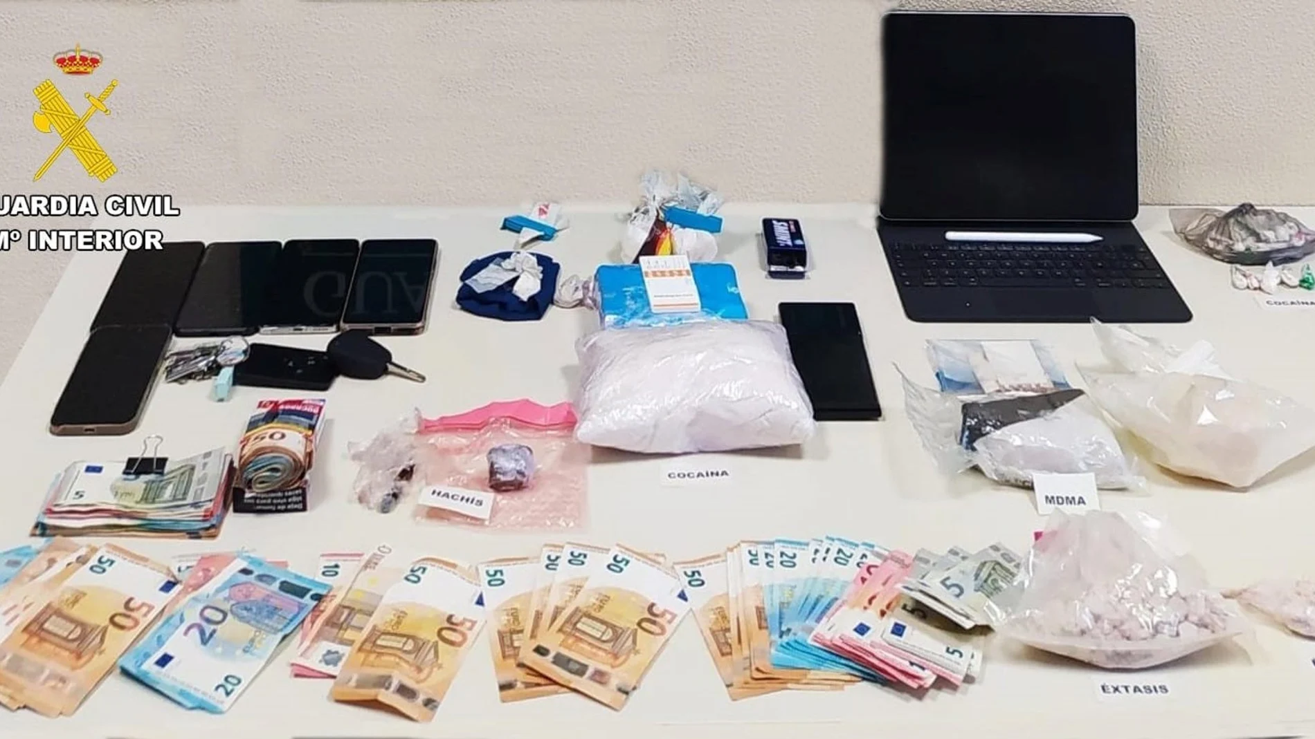 Sucesos.- Cuatro detenidos en una operación contra el tráfico de drogas en el área metropolitana de A Coruña