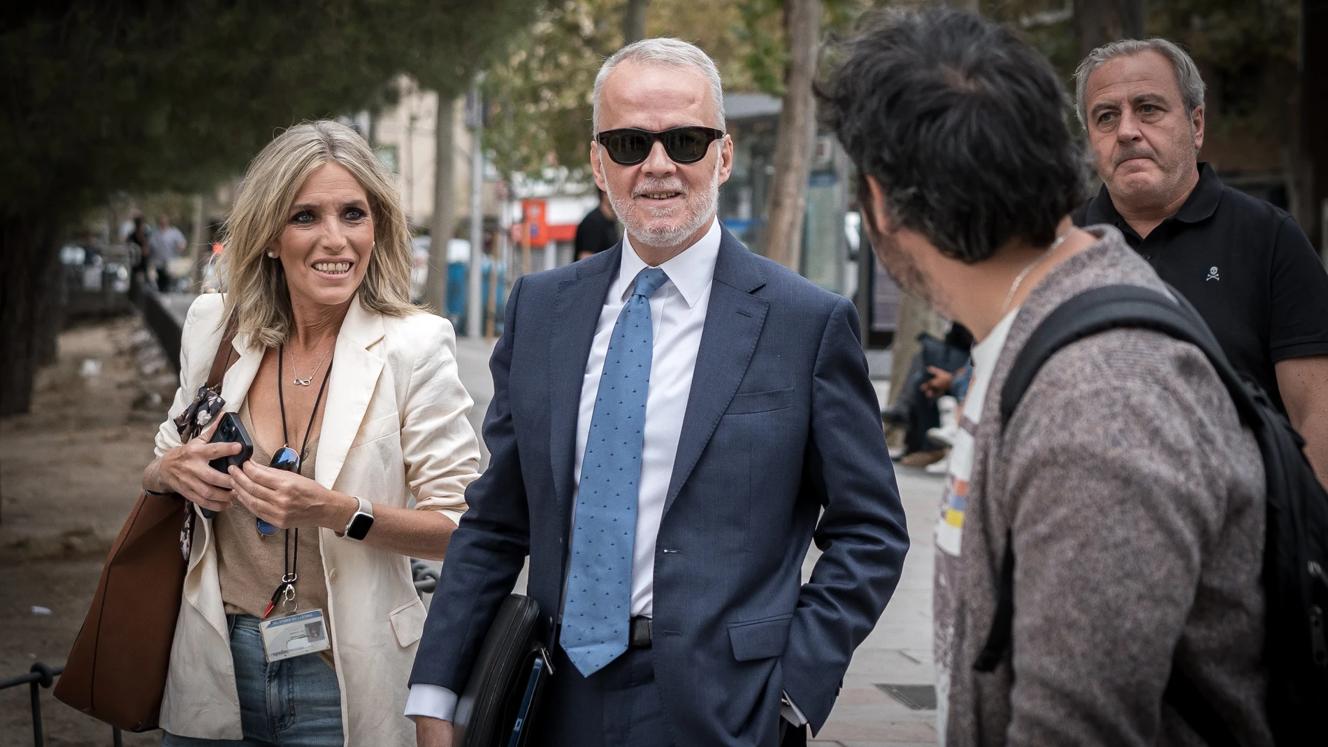 El abogado de Begoña Gómez, Antonio Camacho, a su llegada a declarar ante el juez Peinado por el ‘caso Begoña Gómez’, en los Juzgados de Plaza de Castilla, a 27 de septiembre de 2025, en Madrid (España). La comparecencia, ante el Juzgado de Instrucción Nº 41, busca concretar la imputación por presuntos delitos de malversación en la contratación y gestión de recursos en el ámbito de Presidencia y abrir la vía para un eventual juicio con jurado popular. 27 SEPTIEMBRE 2025;PEINADO;CASO BEGOÑA;T...