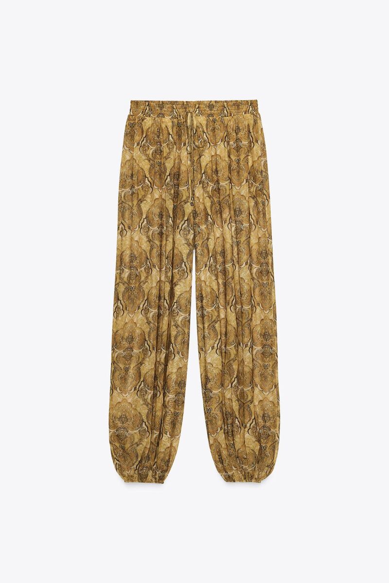 Pantalones bombachos estampados.
