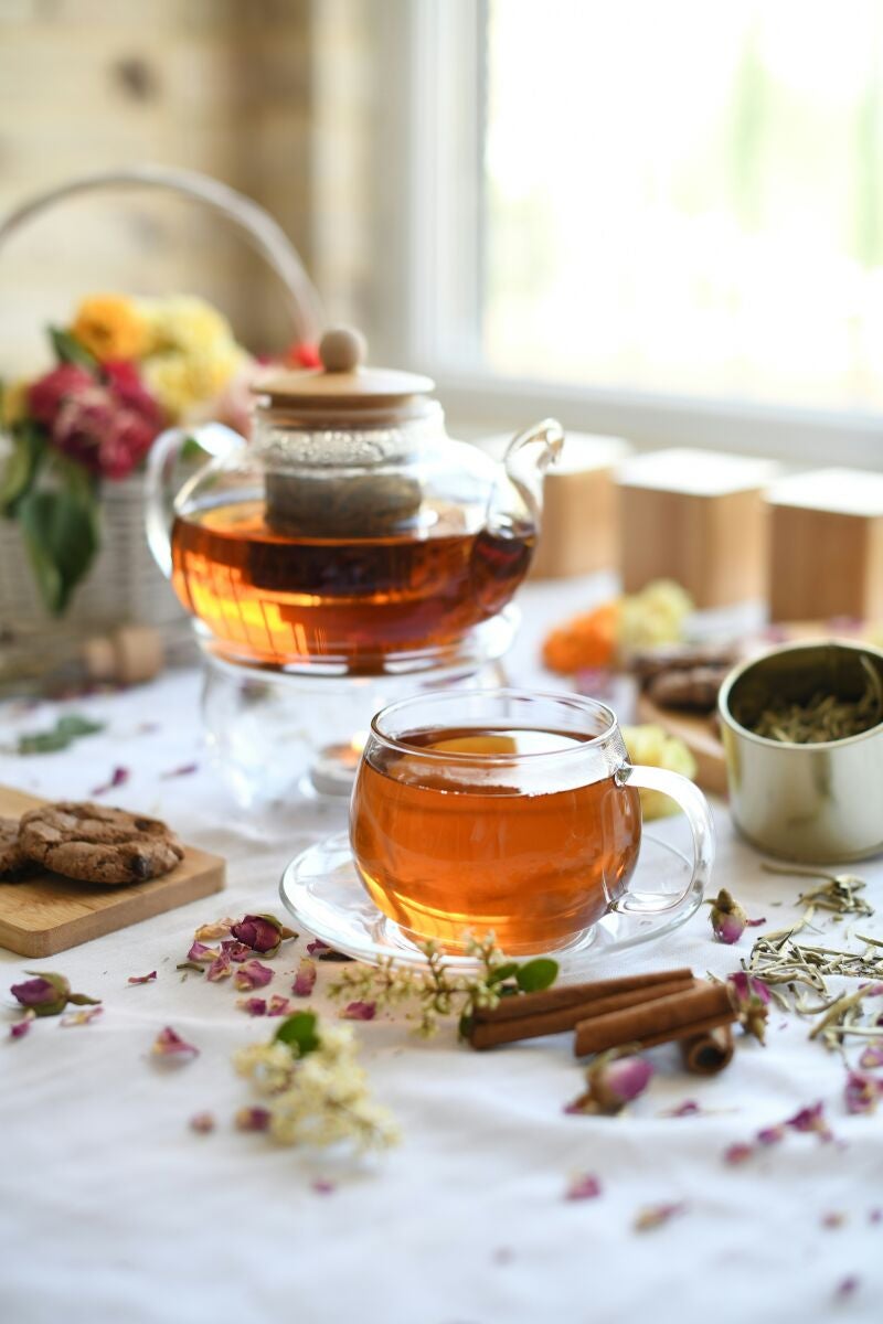 Por qué el té de canela justo después de comer está triunfando entre los expertos en bienestar