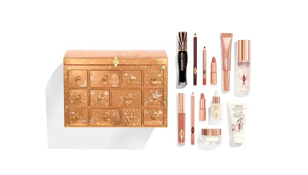 Calendario de productos de belleza esenciales.