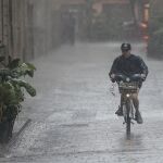 AMP.- Alerta roja por lluvias este lunes en el litoral norte de Castellón y todo el litoral de Valencia