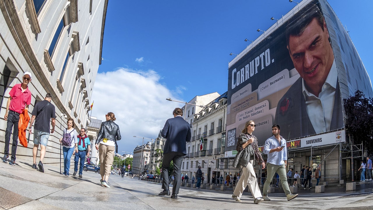 El fiscal paraliza el caso de la lona contra Sánchez Sánchez«corrupto»