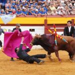 Samuel Navalón sufre una cornada en el cuello en Algemesí