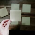 La verdadera razón por la que a veces olvidas a qué ibas a una habitación, según la psicología