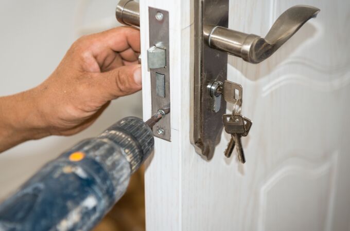 Imagen de archivo de un cambio de cerradura Imagen de archivo de un cambio de cerradura