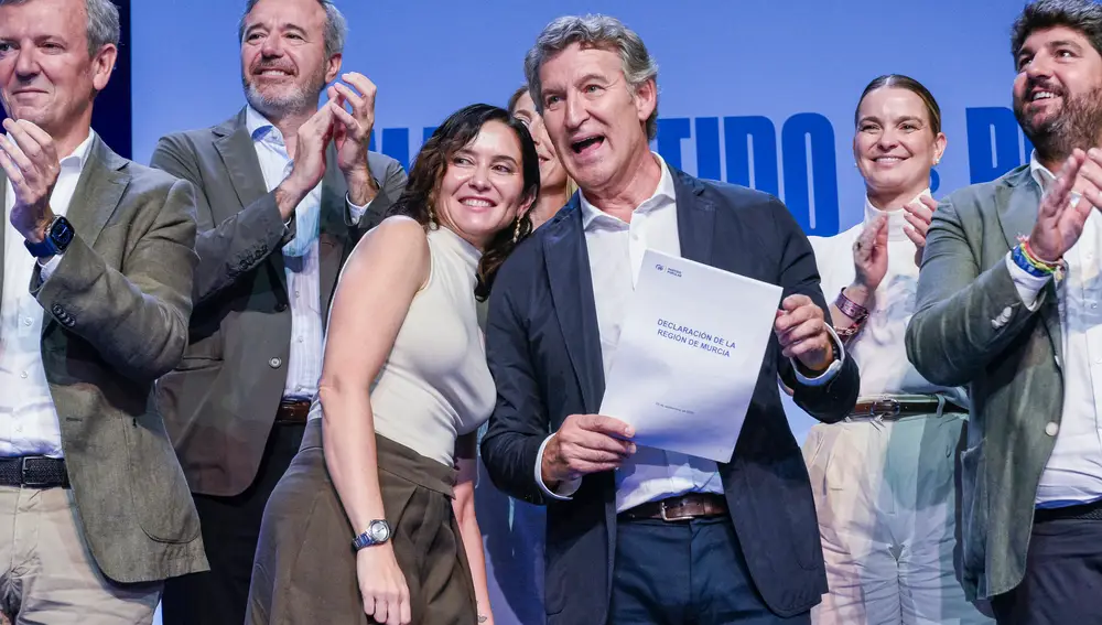 Feijóo clausura la cumbre de dirigentes autonómicos del PP en Murcia