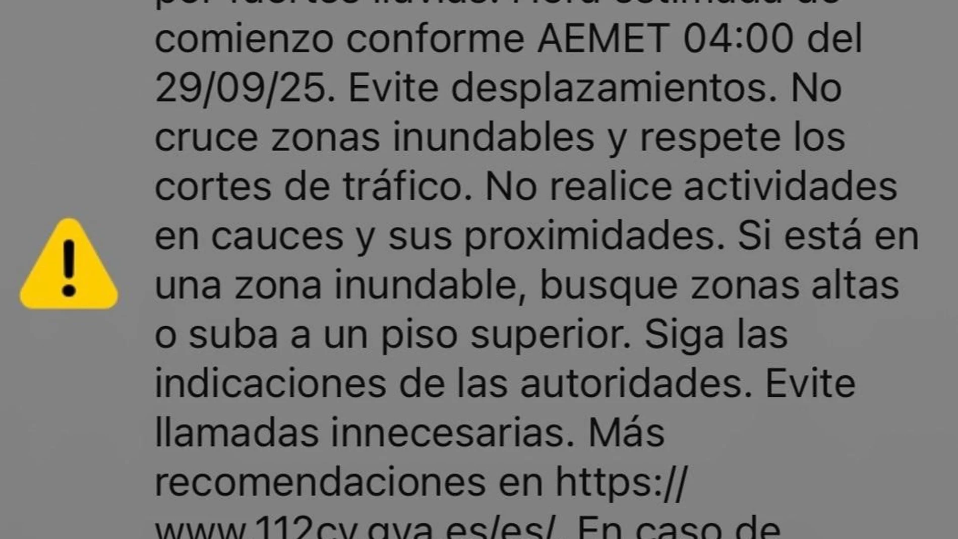 Emergencias envía un mensaje Es-Alert a los móviles en Castellón y Valencia ante la alerta roja por lluvias