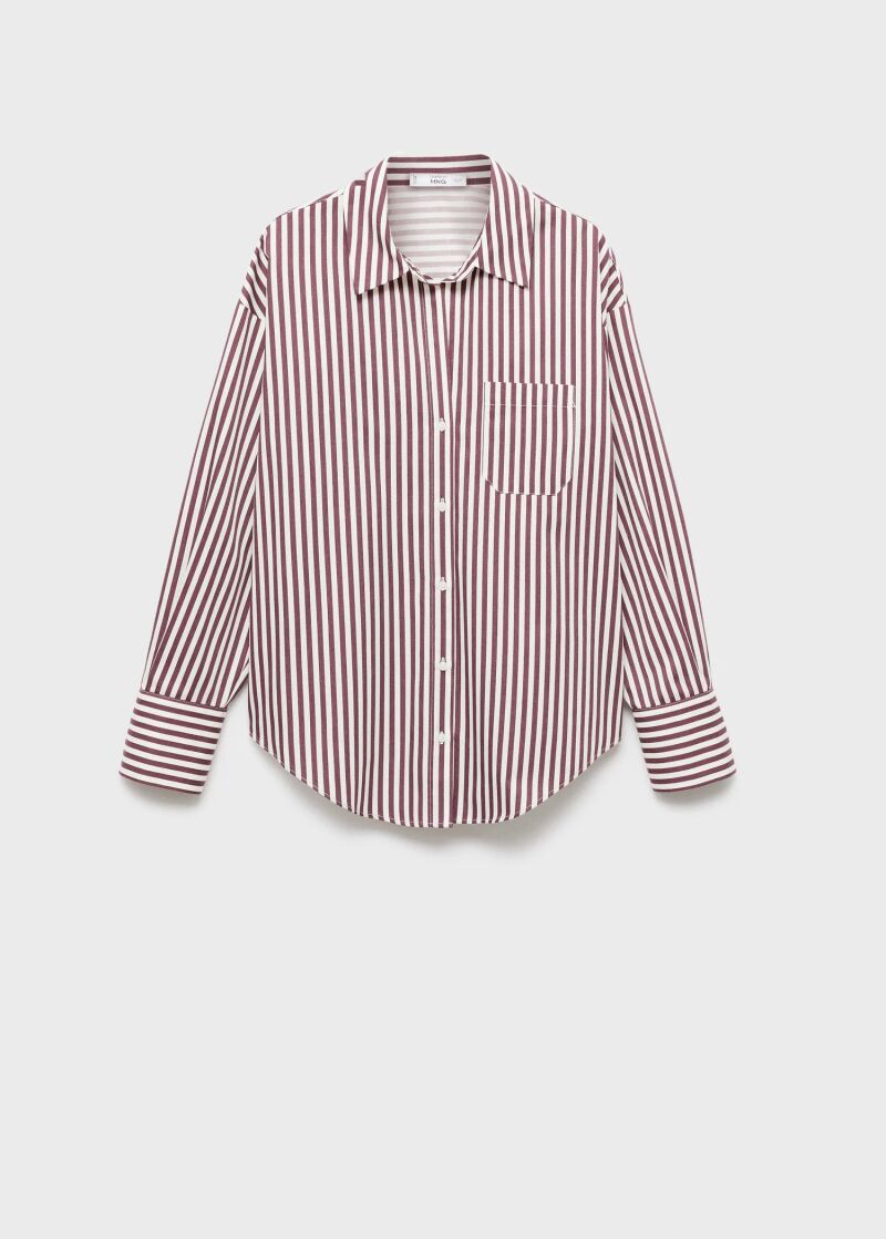 Camisa de rayas.