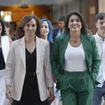 Manuela Bergerot y Mónica García, de Más Madrid, en primer término