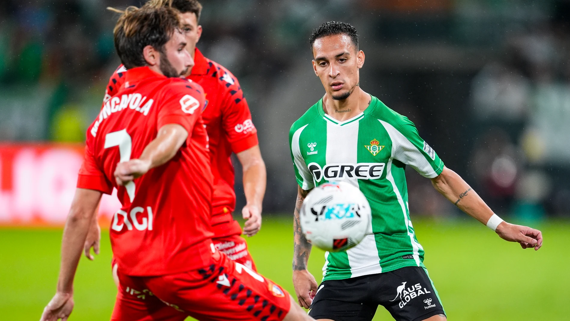Antony Dos Santos of Real Betis in action during the Spanish league, LaLiga EA Sports, football match played between Real Betis and CA Osasuna at La Cartuja stadium on September 28, 2025, in Sevilla, Spain. AFP7 28/09/2025 ONLY FOR USE IN SPAIN