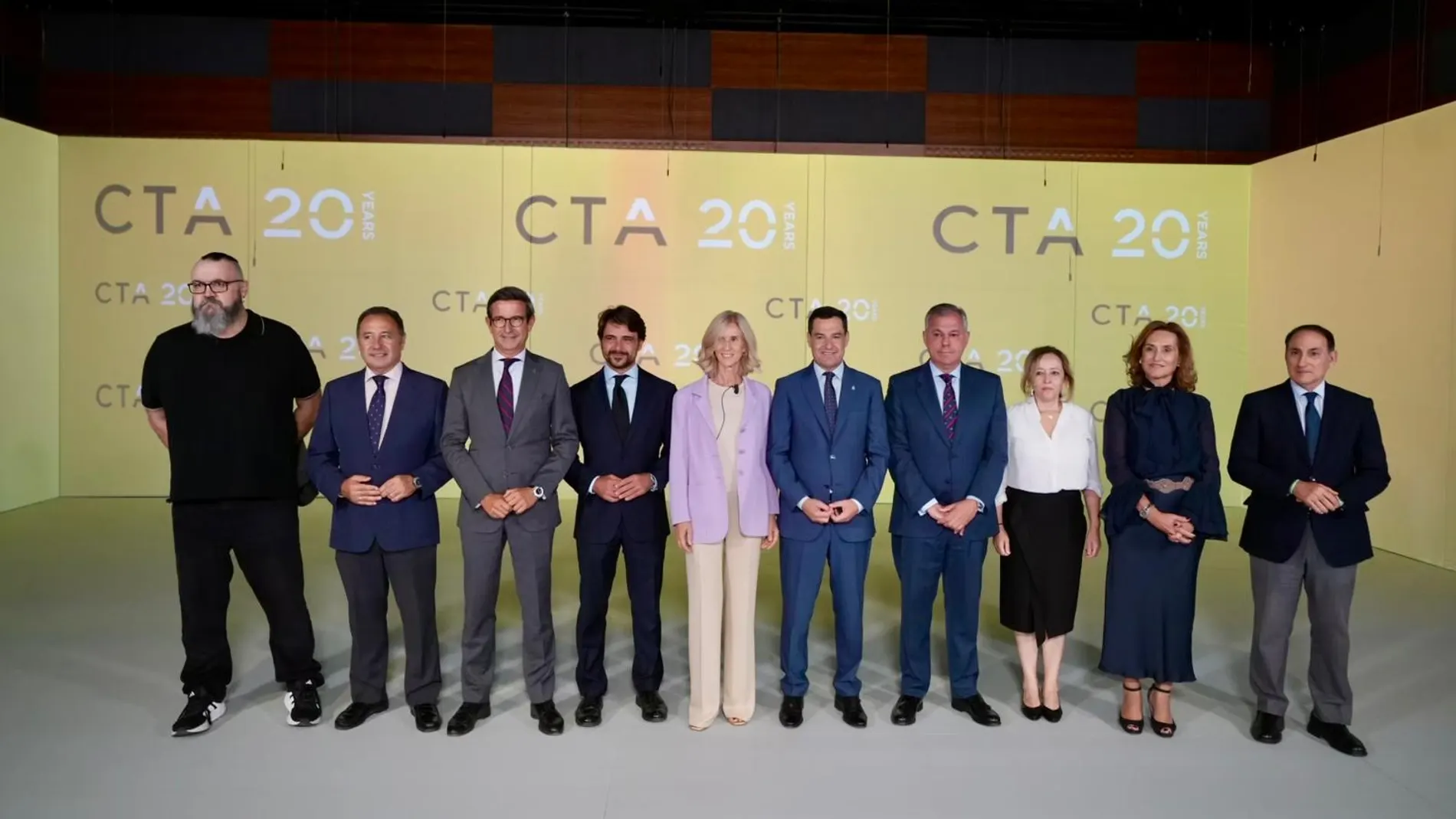 Foto de familia durante el acto de aniversario de CTA