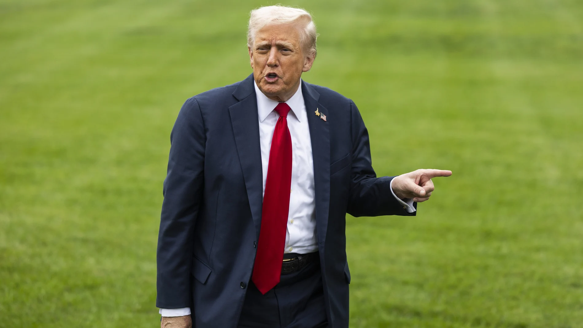 Trump anuncia que desplegó submarinos nucleares frente a Rusia porque "amenazó" a EEUU