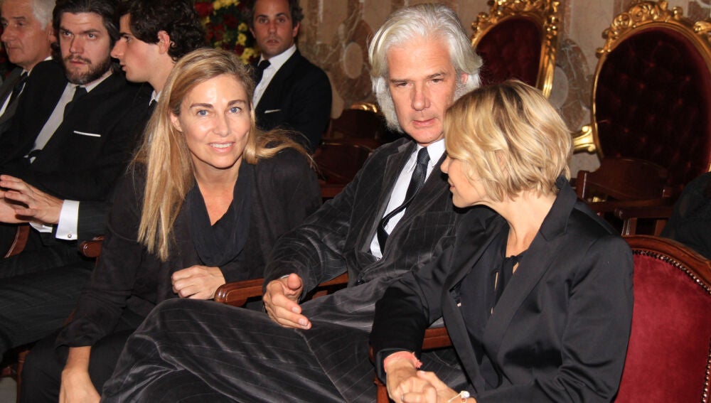 Segunda baja familiar en la boda de Cayetano Martínez de Irujo y ...