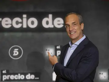 Santi Acosta, al frente de 'El precio de' en Telecinco Santi Acosta, al frente de 'El precio de' en Telecinco