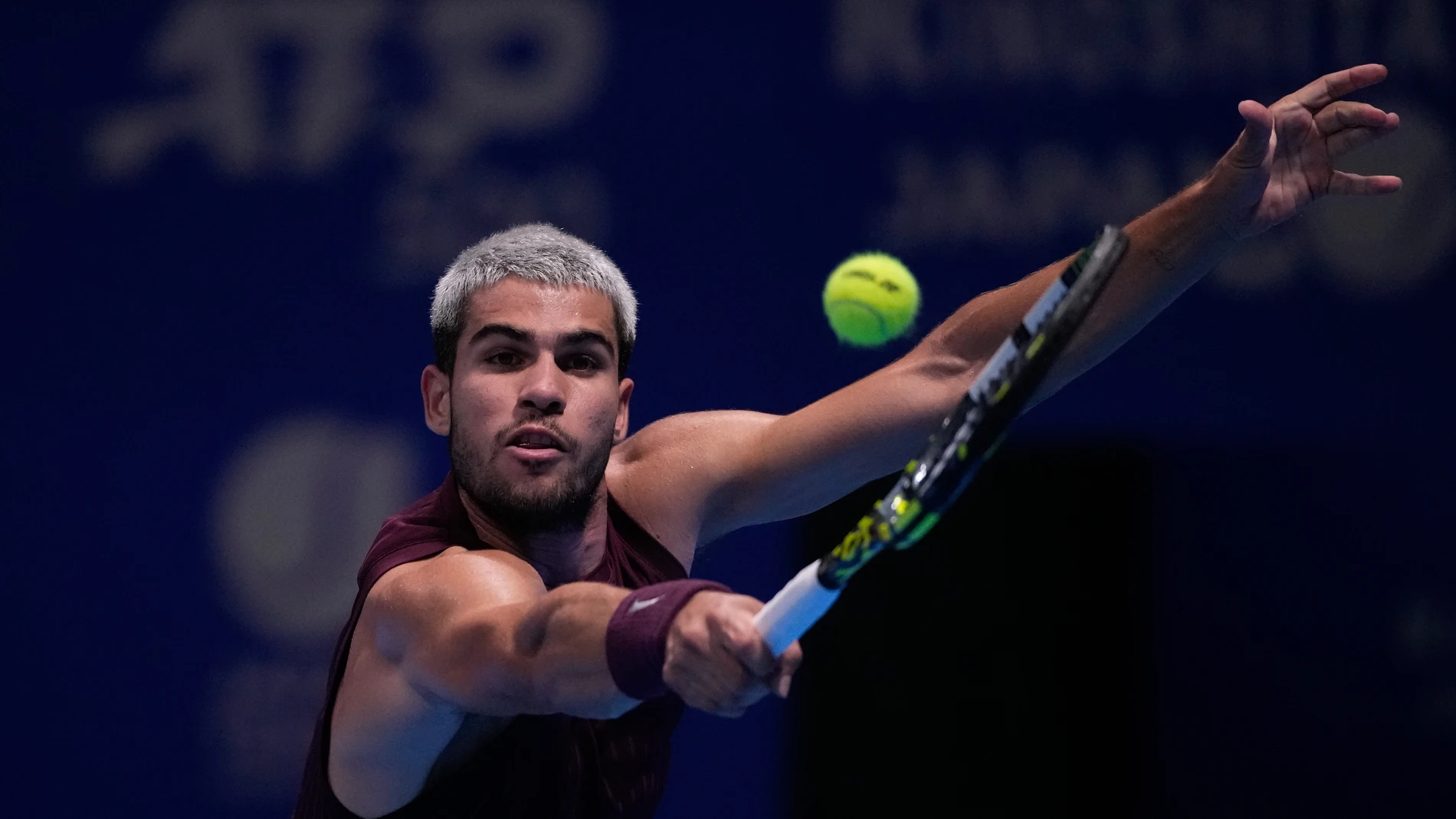 Spain's Carlos Alcaraz, plays a shot against United States' Taylor Fritz during the men's final match at the Tokyo ATP 500 tennis tournament at Ariake Coliseum, in Tokyo, Japan, Tuesday, Sept. 30, 2025. (AP Photo/Louise Delmotte)