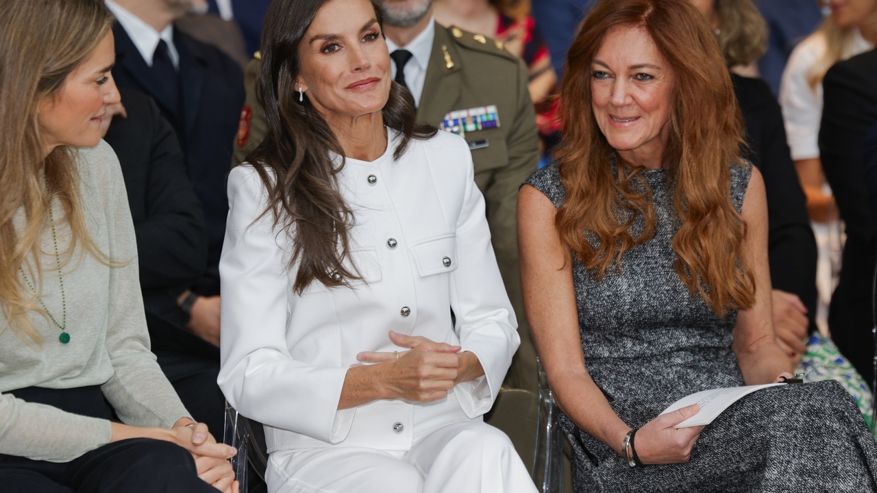 El detalle más rompedor del look de la Reina Letizia en los Premios Retina ECO: sus zapatos bicolor