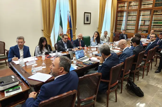 El Gobierno anuncia mejoras en el Cercanías de Málaga mientras se estanca el futuro de la A-7 El Gobierno anuncia mejoras en el Cercanías de Málaga mientras se estanca el futuro de la A-7