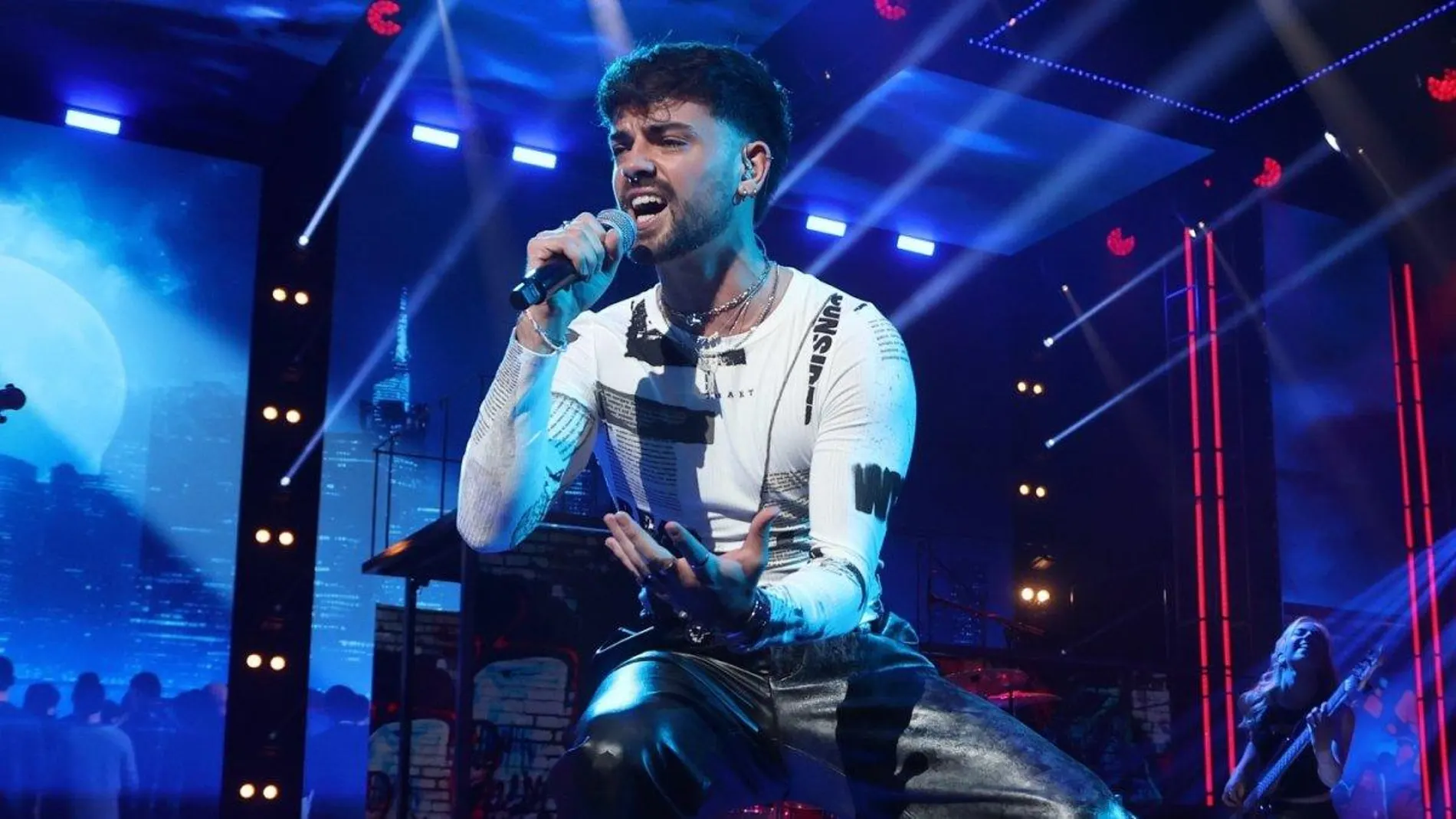 Iván Rojo durante su actuación en la gala 2 de 'OT 2025', poco antes de convertirse en el primer expulsado de la edición