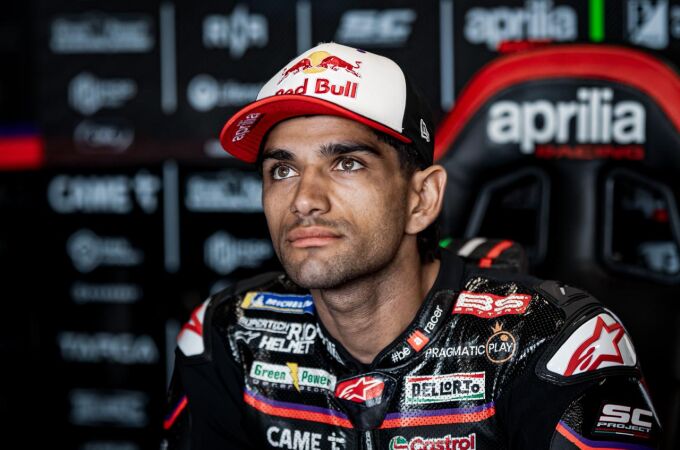 Jorge Martín, en el box de Aprilia esta temporada
