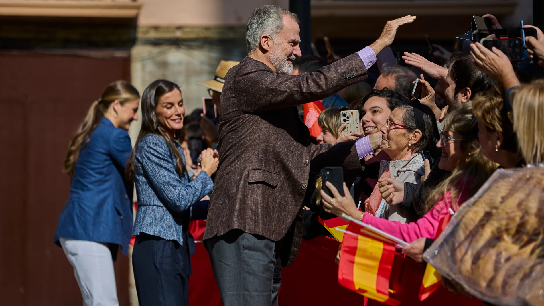 Los Reyes Felipe VI y Doña Letizia, junto a la Princesa de Asturias y de Viana, visitan Navarra en el debut oficial de Doña Leonor en la Comunidad Foral. Visita a Tudela donde visita su Ayuntamiento y el Palacio del Marqués de San Adrián, sede de la UNED © Alberto R. Roldán 27 09 2025.