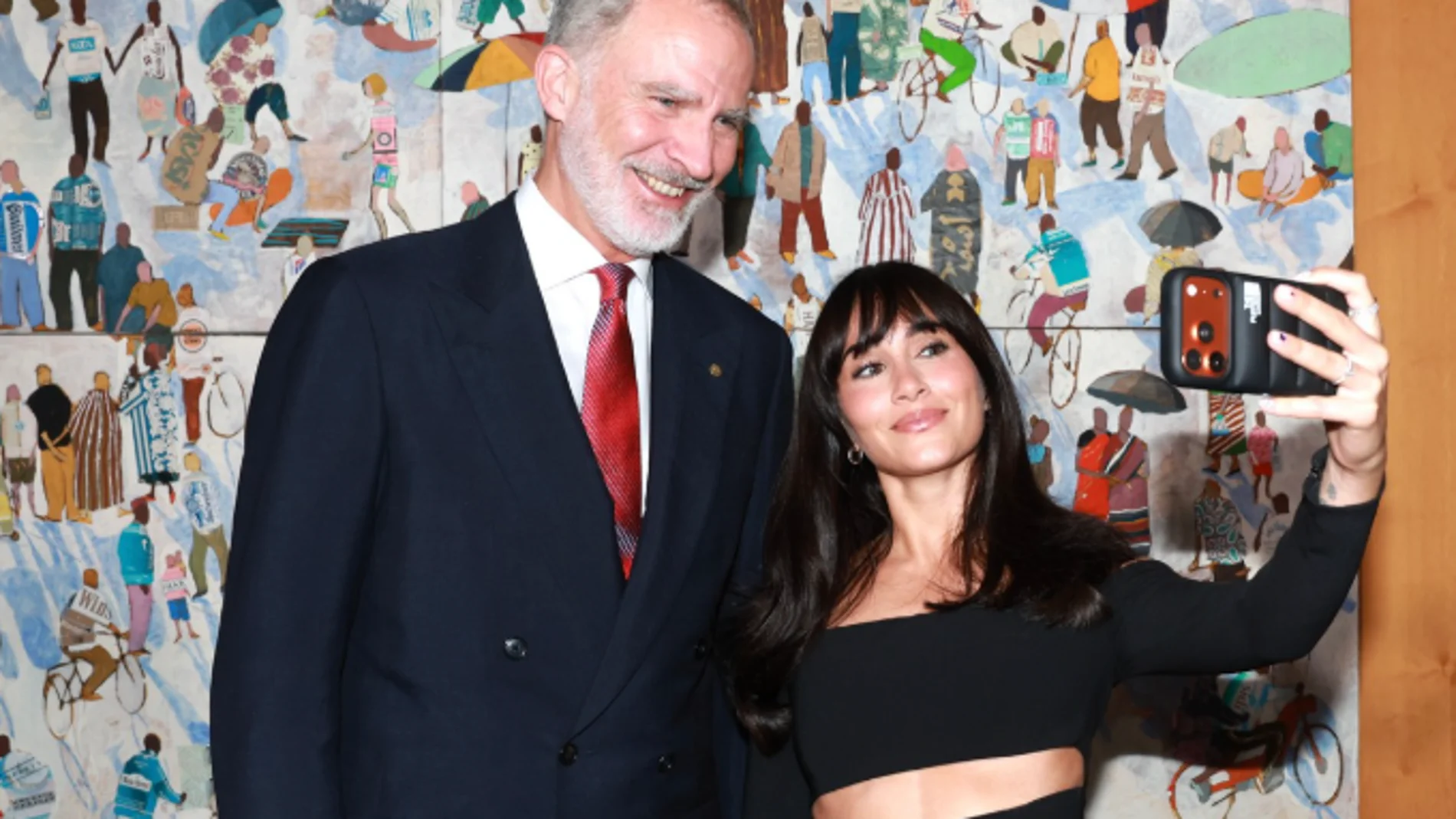 El Rey, junto a la cantante Aitana
