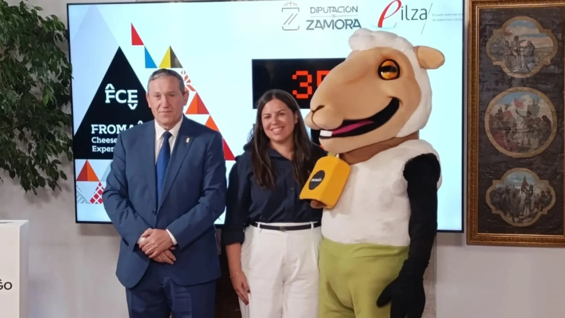 El presidente de la Diputación de Zamora, Javier Faúndez, y la presidenta del Patronato de la Fundación Eilza, Sara Fregeneda, presentan la Feria Internacional del Queso "‘Fromago 2026"
