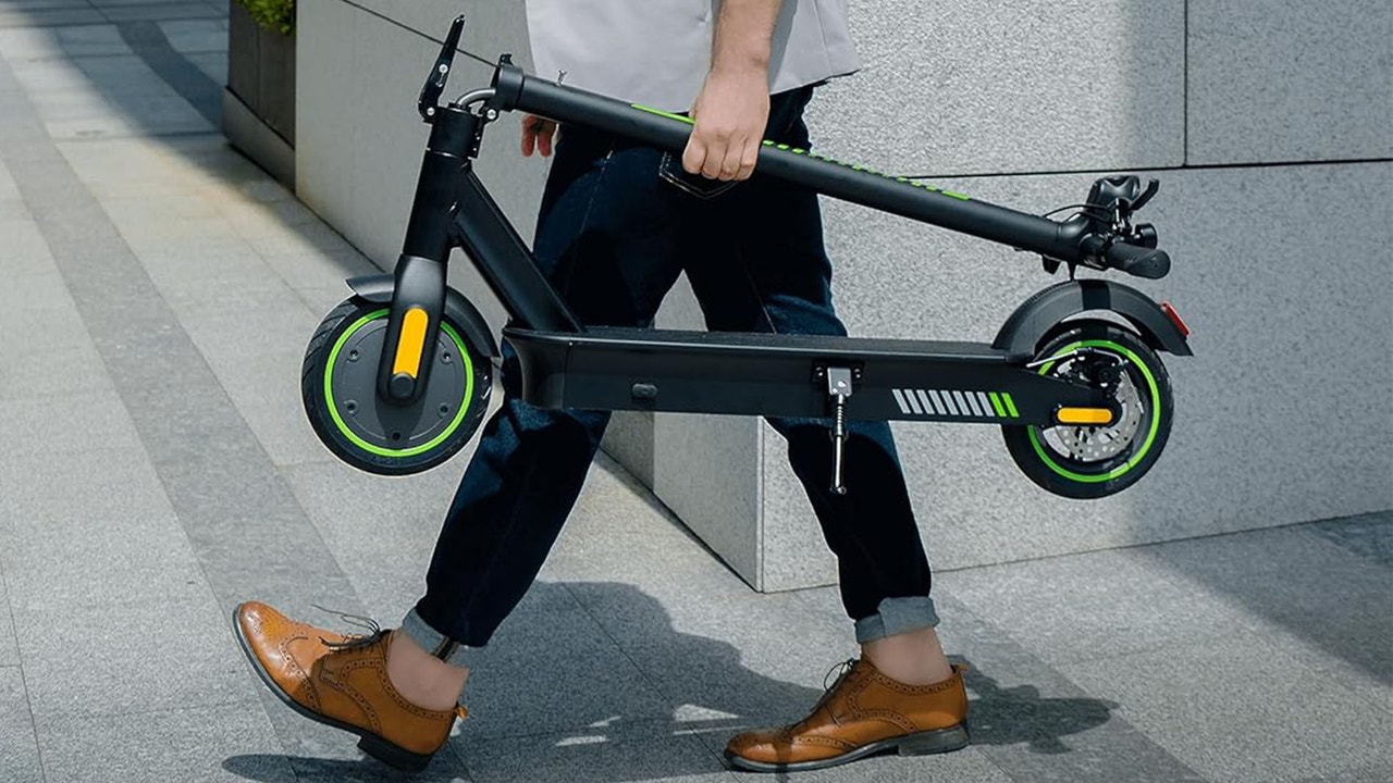 Descuento del 56% en este patinete eléctrico que es perfecto para ciudades y ofrece casi 30 km de autonomía