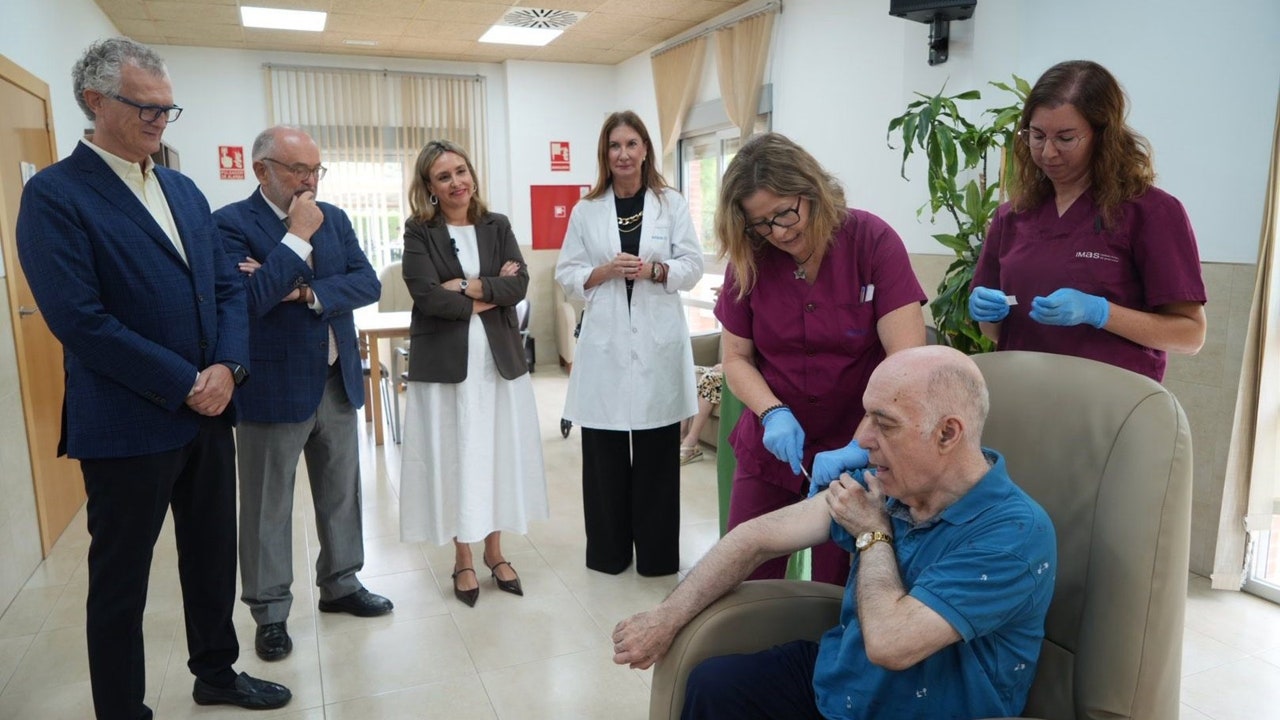 Más de 13.000 murcianos de 50 años o más se protegerán frente al virus respiratorio que causa bronquitis