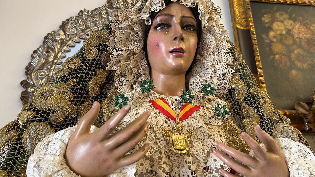 La Macarena, con su rostro de siempre, vive en una casa de Camas (Sevilla)