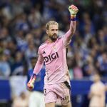 Fútbol.- El portero Aaron Escandell amplía su contrato con el Real Oviedo hasta junio de 2027 Fútbol.- El portero Aaron Escandell amplía su contrato con el Real Oviedo hasta junio de 2027