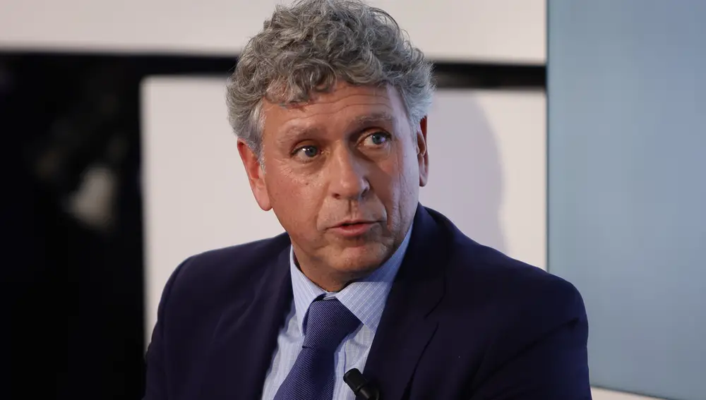 Santiago González en La Razón de Alberto Núñez Feijóo