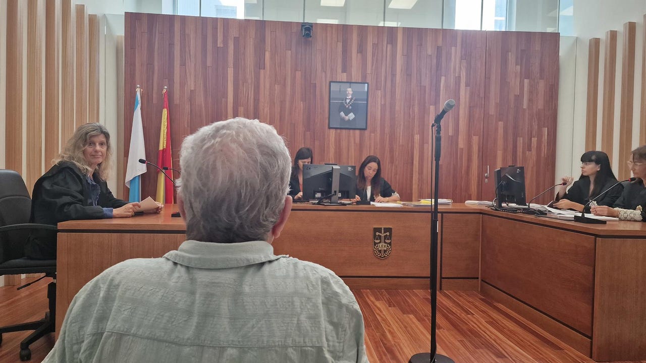 Multa y cárcel por tocarle las nalgas a una empleada del hogar en Vigo
