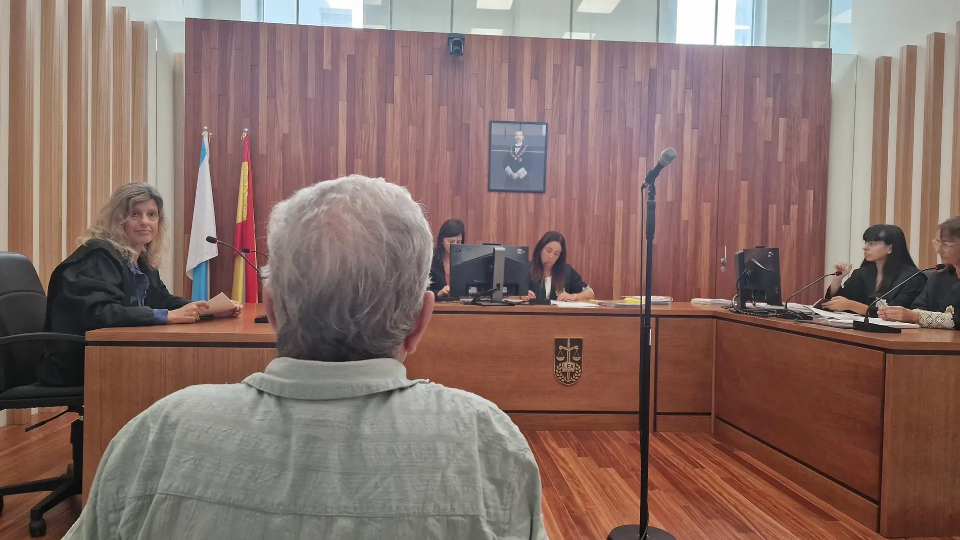 Un septuagenario acepta seis meses de cárcel y el pago de 300 euros por tocar las nalgas a una empleada del hogar