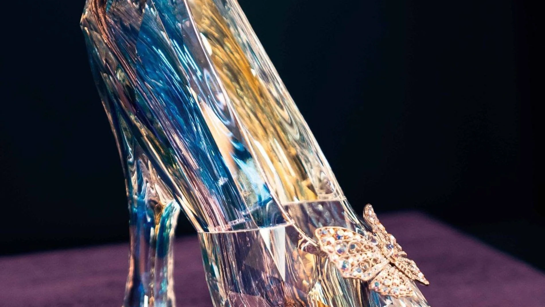 El zapato de cristal de Cenicienta y el casco de Iron Man llegan a Madrid en una exposición por el centenario de Disney