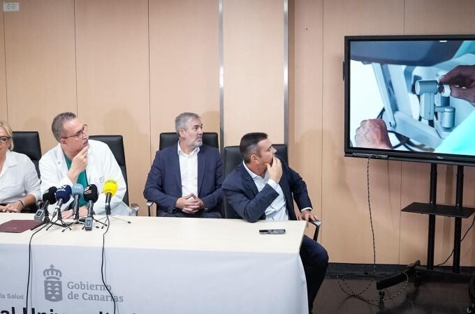 El Hospital Molina Orosa de Lanzarote se sitúa entre los centros de referencia canarios al incorporar el robot DaVinci El Hospital Molina Orosa de Lanzarote se sitúa entre los centros de referencia canarios al incorporar el robot DaVinci