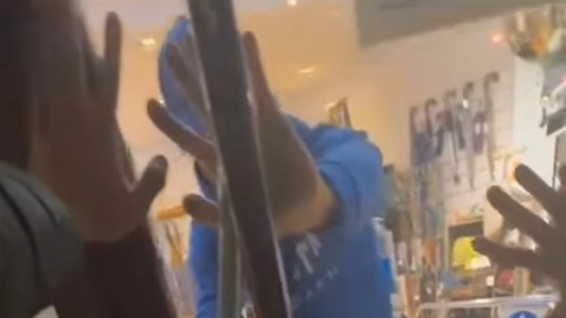 Uno de los héroes que evitó un violento robo en Fuenlabrada conquista a las redes: "En el barrio no se roba"