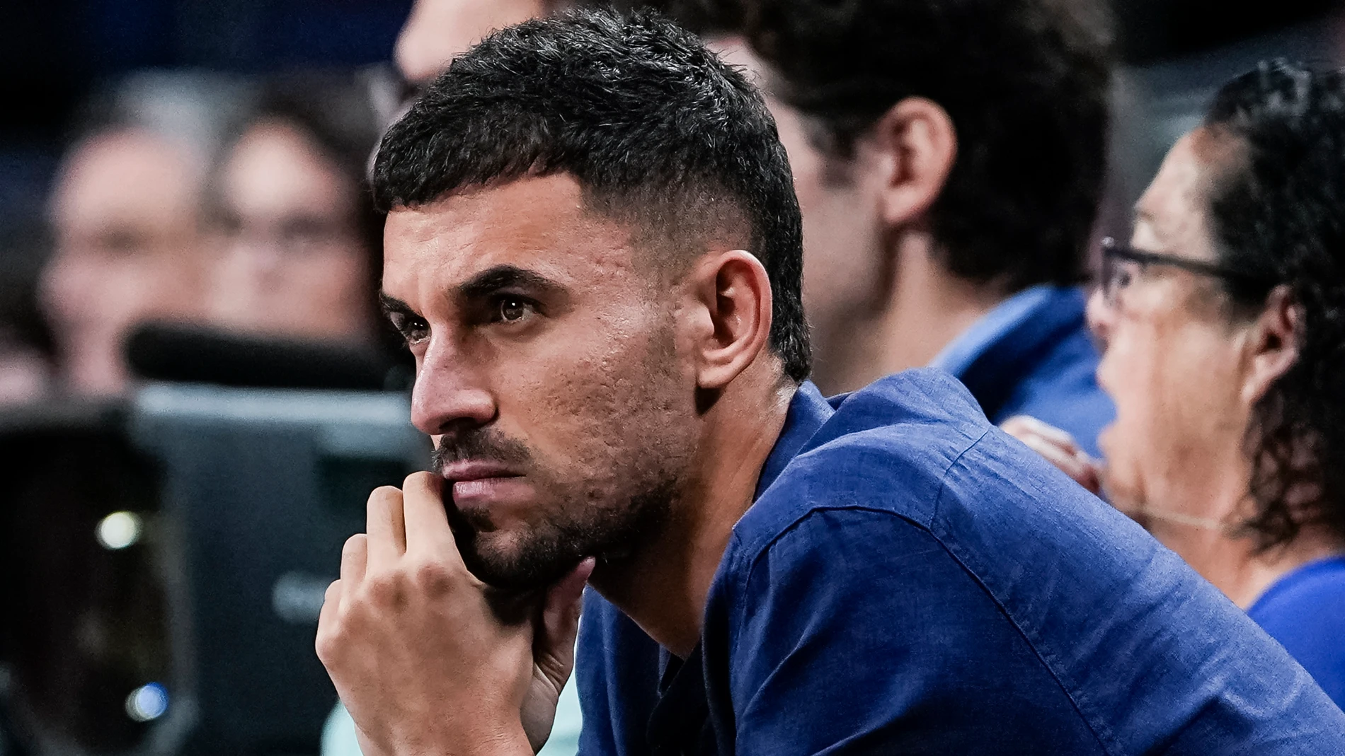 Real Madrid player Dani Ceballos watching basketball during the Turkish Airlines Euroleague 2025/26 League Phase MD2, match played between Real Madrid and Olympiacos Piraeus at Madrid Arena on October 02, 2025 in Madrid, Spain.AFP7 02/10/2025 ONLY FOR USE IN SPAIN